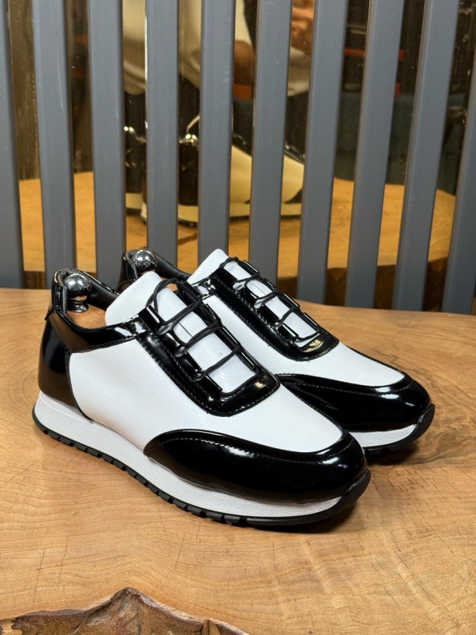 YENİ SEZON ZR SNEAKER MODEL -BEYAZ MAT - SİYAH RUGAN YENİ SEZON ZR SNEAKER MODEL -BEYAZ MAT - SİYAH RUGAN