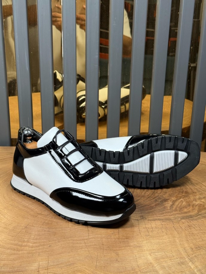 YENİ SEZON ZR SNEAKER MODEL -BEYAZ MAT - SİYAH RUGAN YENİ SEZON ZR SNEAKER MODEL -BEYAZ MAT - SİYAH RUGAN