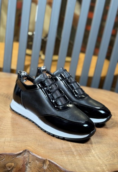 YENİ SEZON ZR SNEAKER MODEL - SİYAH RUGAN / MAT YENİ SEZON ZR SNEAKER MODEL - SİYAH RUGAN / MAT