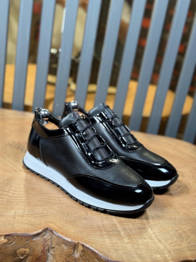 YENİ SEZON ZR SNEAKER MODEL - SİYAH RUGAN / MAT YENİ SEZON ZR SNEAKER MODEL - SİYAH RUGAN / MAT