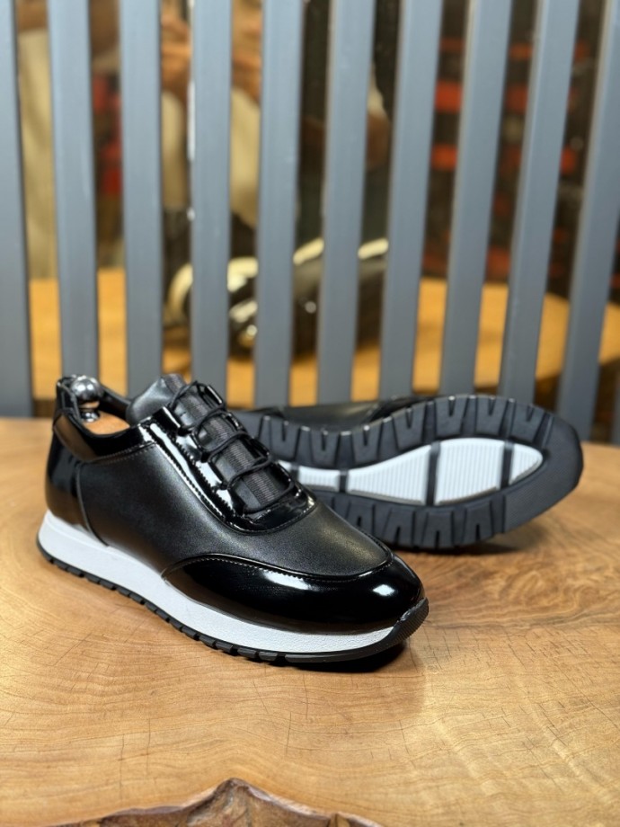 YENİ SEZON ZR SNEAKER MODEL - SİYAH RUGAN / MAT YENİ SEZON ZR SNEAKER MODEL - SİYAH RUGAN / MAT