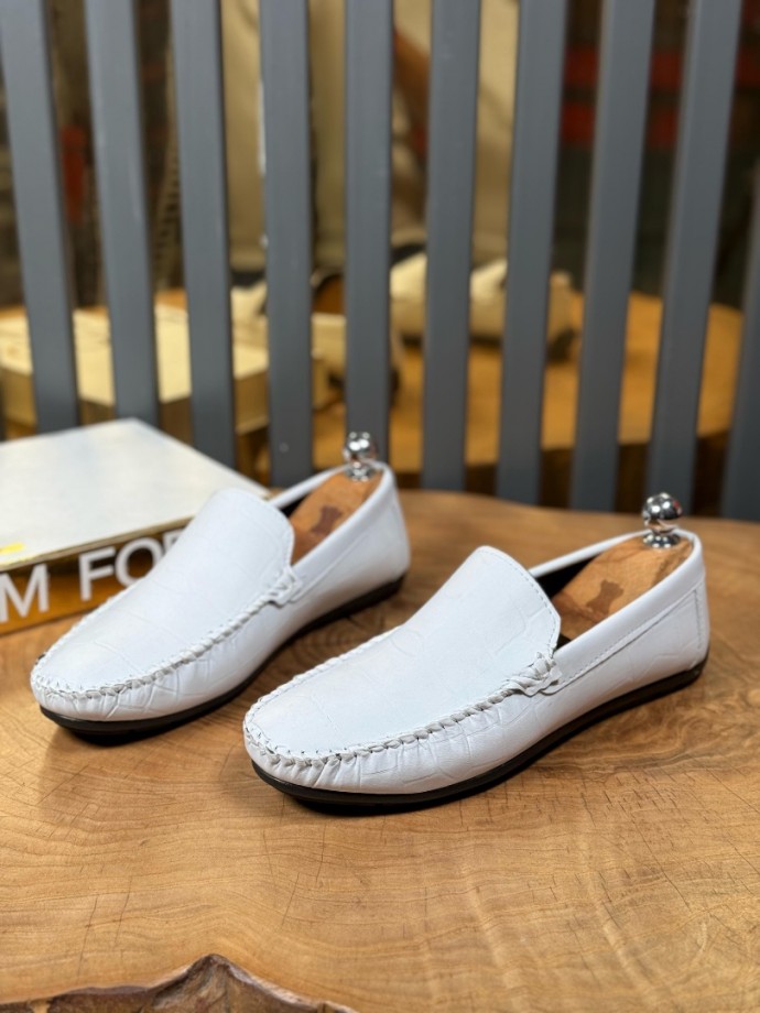 YENİ SEZON YAZLIK SADE ROK MODEL - BEYAZ KROKAN DERİ YENİ SEZON YAZLIK SADE ROK MODEL - BEYAZ KROKAN DERİ