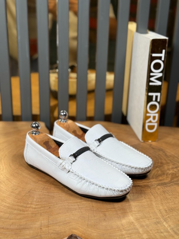 YENİ SEZON YAZLIK TOKALI ROK MODEL - BEYAZ KROKAN DERİ YENİ SEZON YAZLIK TOKALI ROK MODEL - BEYAZ KROKAN DERİ