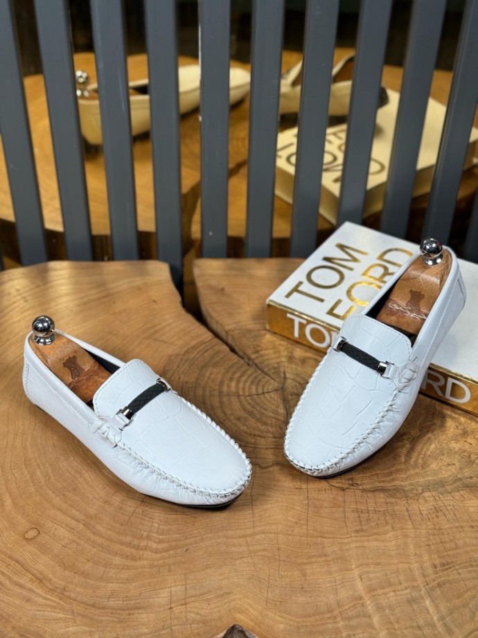 YENİ SEZON YAZLIK TOKALI ROK MODEL - BEYAZ KROKAN DERİ YENİ SEZON YAZLIK TOKALI ROK MODEL - BEYAZ KROKAN DERİ
