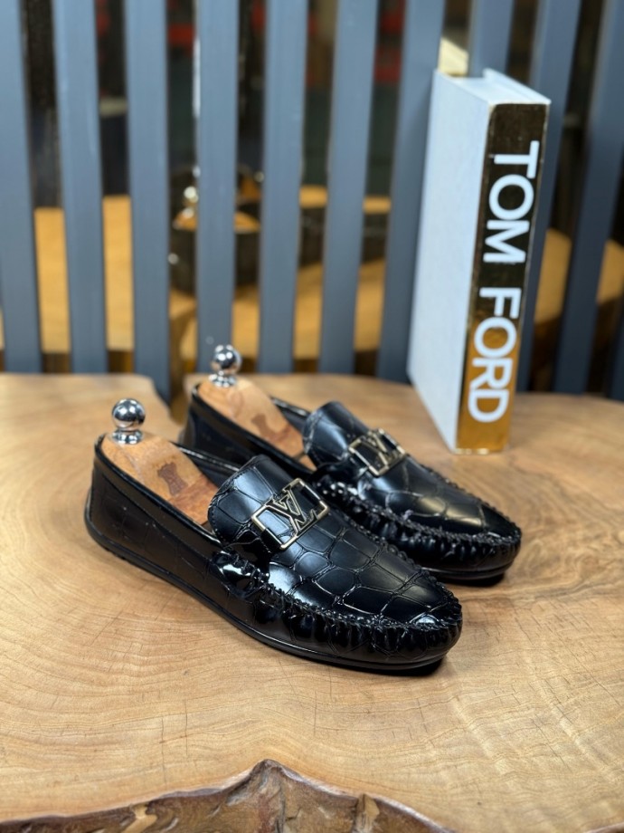 YENİ SEZON YAZLIK LV ROK MODEL - SİYAH KROKAN DERİ YENİ SEZON YAZLIK LV ROK MODEL - SİYAH KROKAN DERİ