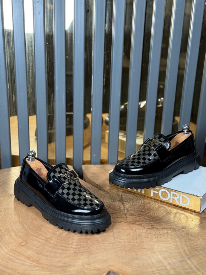 YENİ SEZON CASUAL LV MODEL - SİYAH RUGAN DERİ