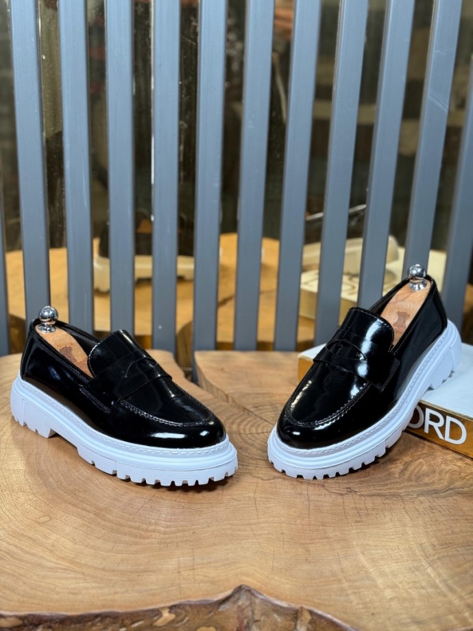 YENİ SEZON CASUAL ZR MODEL - SİYAH RUGAN DERİ