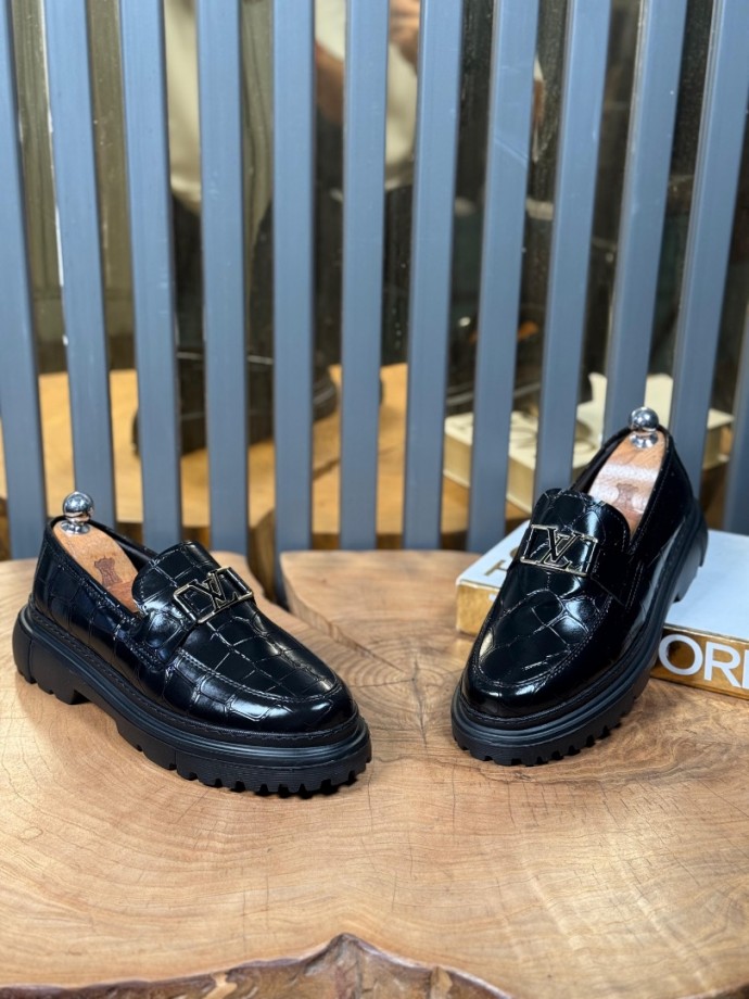 YENİ SEZON CASUAL LV MODEL - SİYAH KROKAN DERİ YENİ SEZON CASUAL LV MODEL - SİYAH KROKAN DERİ