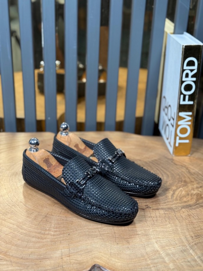 YAZLIK ROK MODEL - ÖZEL SİYAH DERİ YAZLIK ROK MODEL - ÖZEL SİYAH DERİ