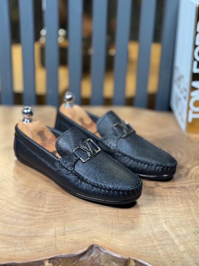 İTHAL YAZLIK LV ROK MODEL - SİYAH DERİ İTHAL YAZLIK LV ROK MODEL - SİYAH DERİ