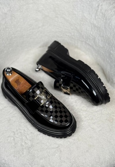 YENİ SEZON LV YENİ SPOR MODEL - SİYAH RUGAN DERİ YENİ SEZON LV YENİ SPOR MODEL - SİYAH RUGAN DERİ