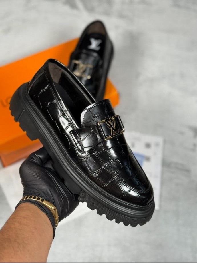 İTHAL YENİ SEZON LV CASUAL MODEL - SİYAH RUGAN İTHAL YENİ SEZON LV CASUAL MODEL - SİYAH RUGAN