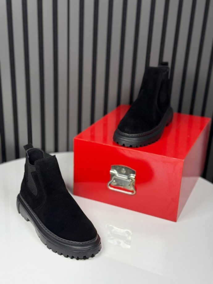 2025 CHELSEA İTALYAN SİYAH SÜET BANDAJLI BOT  -  SİYAH SÜET BOT